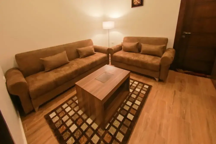 Nairoukh Hotel
