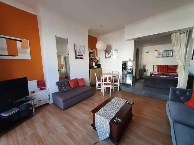 1 Bed Studio Sleeps 4 - Seaside, Dog Friendly