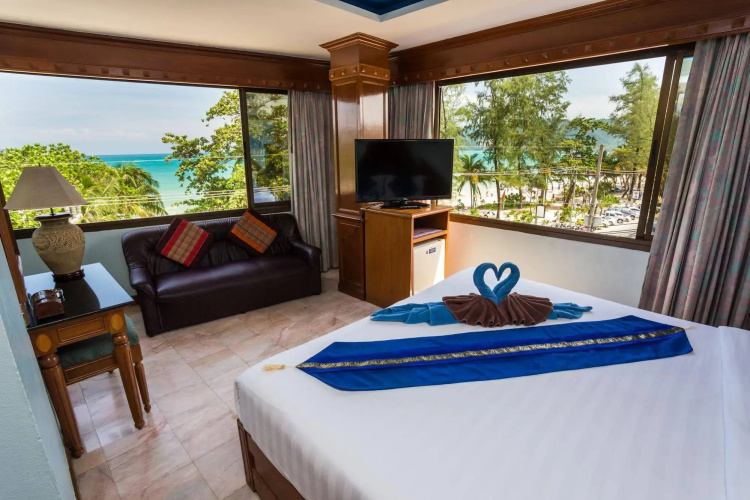 Grand Blue Hotel