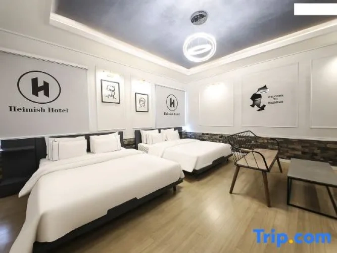 Quadruple Family Suite