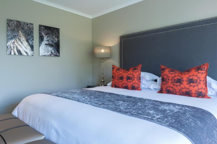 2 Bedrooms Luxury Suite with view