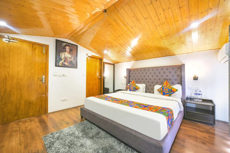 Fabhotel The Weekend Vibes