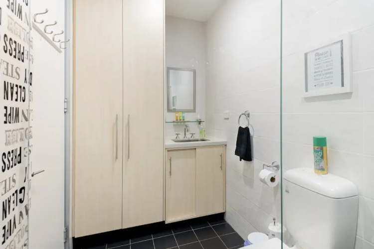 Studio 64 Oyster Bay Modern
