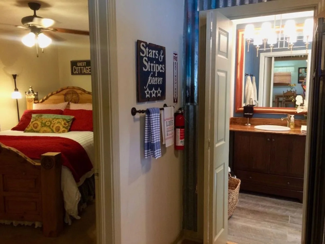 The Old Liberty Schoolhouse B&B