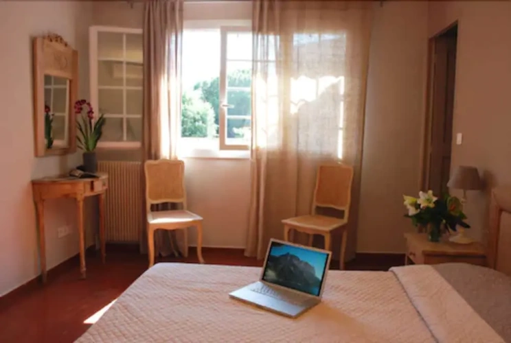 Junior Suite with pool view