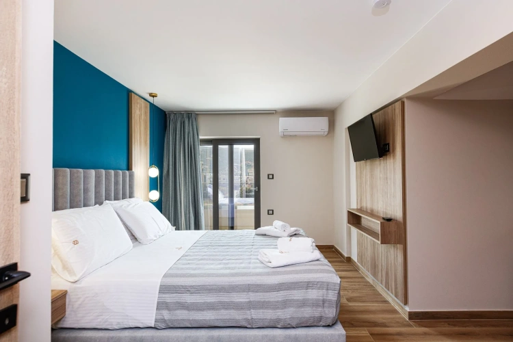 2 Bedrooms Split Level Suite