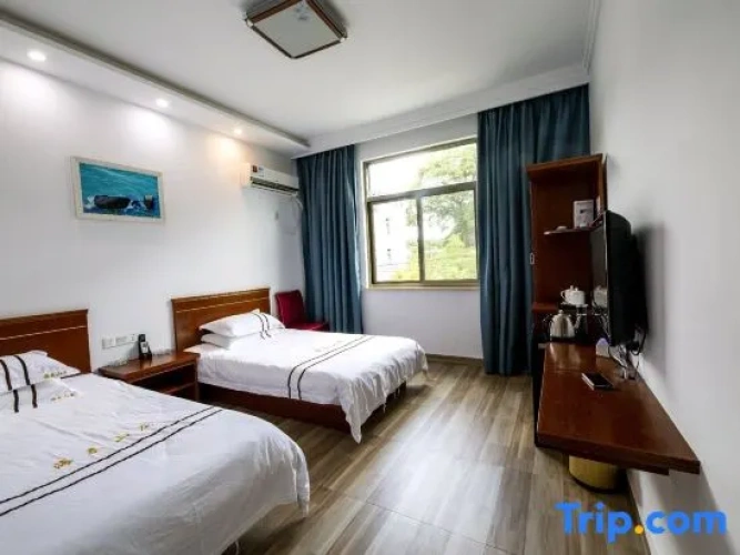 Family Suite with balcony and with sea view