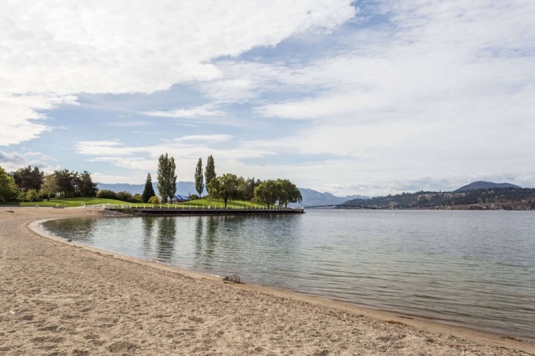 Super 8 Kelowna Bc photo 17