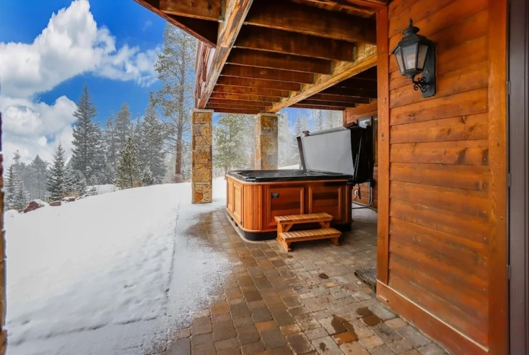 4 Bedrooms Cottage
