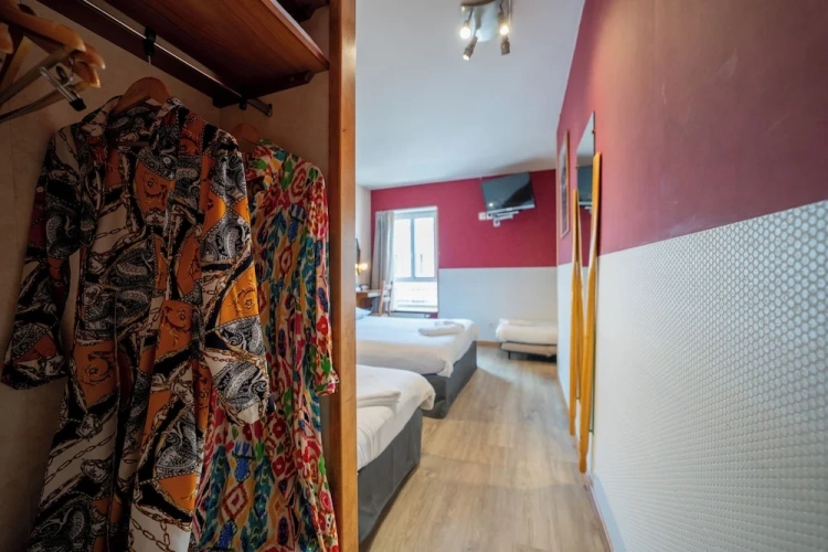 Classic Quadruple room