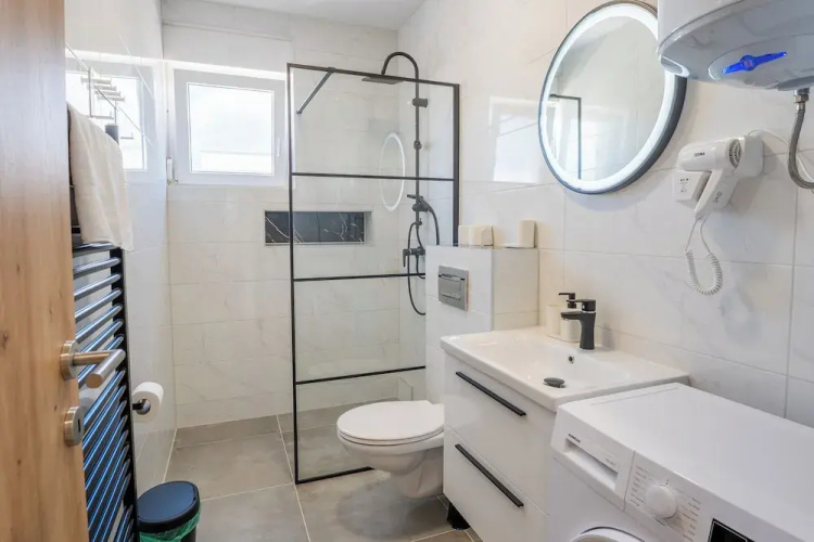 Meridian Pool Residences