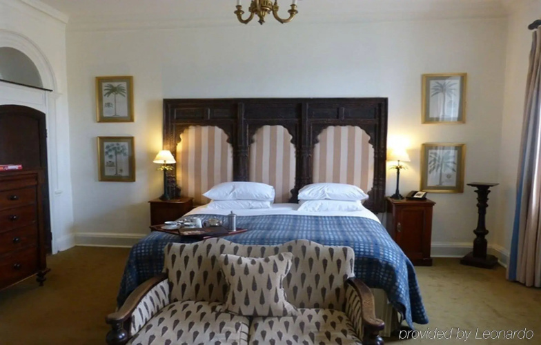 Moonfleet Manor