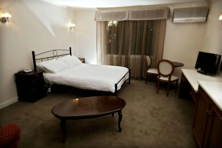 Elizabethan Lodge