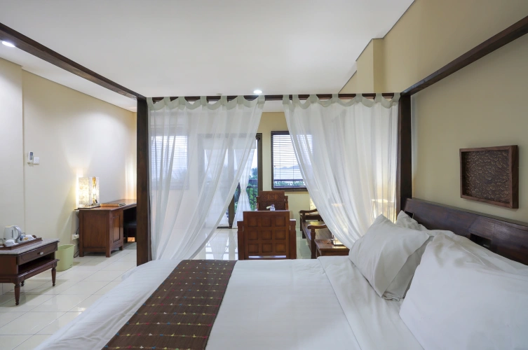 Suite with balcony