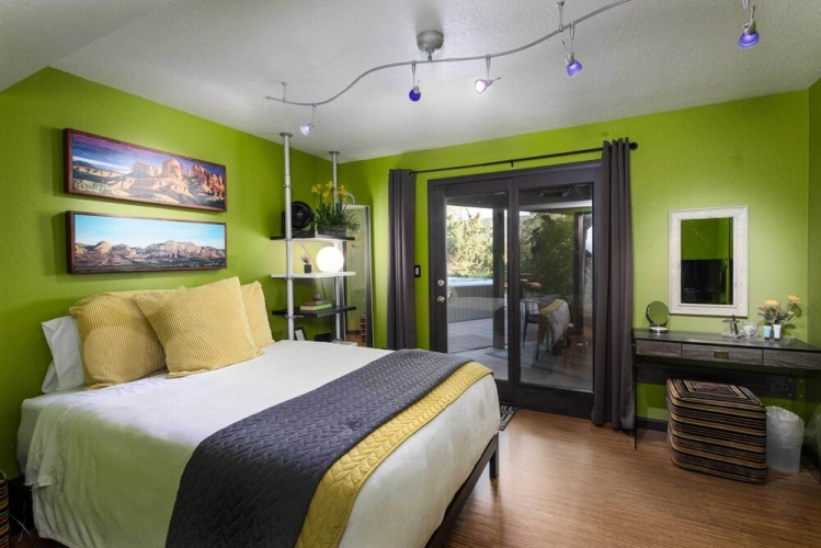 2 Bedrooms Cottage