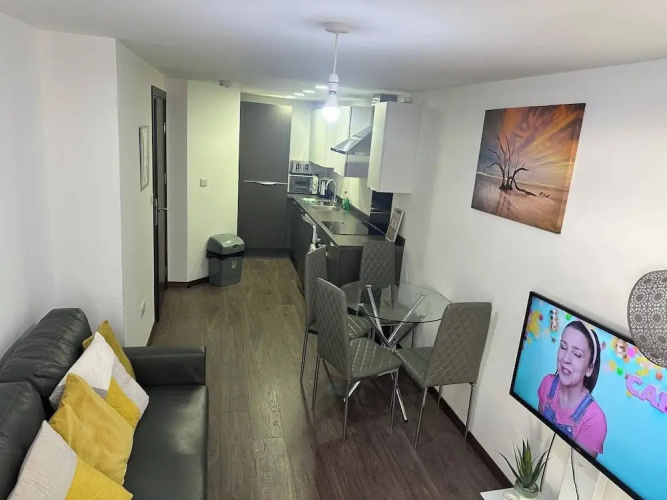 1br-sleeps4-parking-closetocentre
