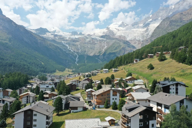 Charming 1-bed Apartment in Saas-fee