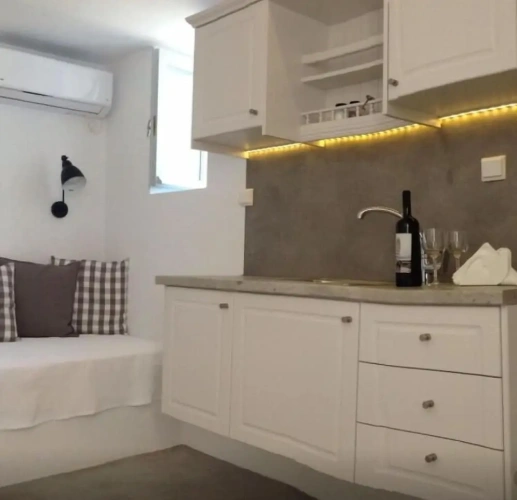 2 Bedrooms Apartment with partial sea view