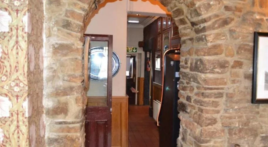 Oak Tree Inn