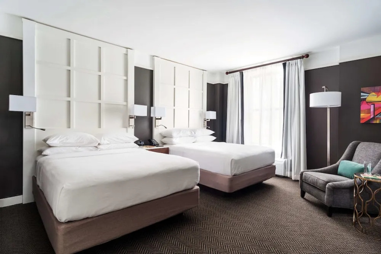 Commonwealth Park Suites Hotel