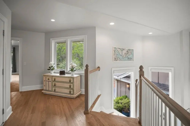 Elegant, Marsh-front 5-bed, 4-bath Home, Sleeps 12