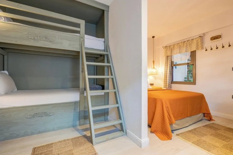 Bed in Dorm