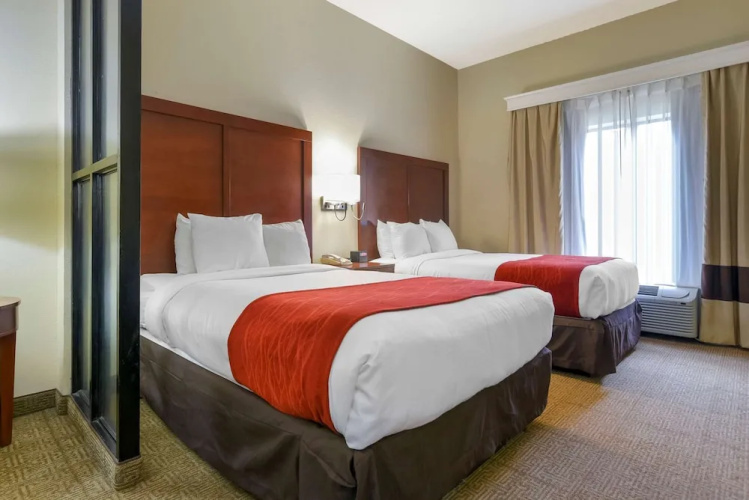 Comfort Suites