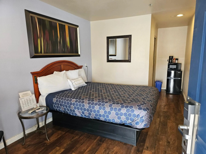 California Suites Motel