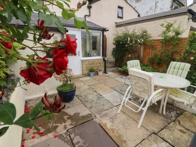 Ingleton 2-bed Cottage, Sleeps 4, Pet Ok & Parking