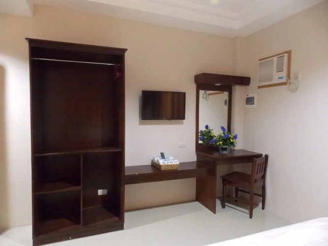 Sea Breeze Hotel