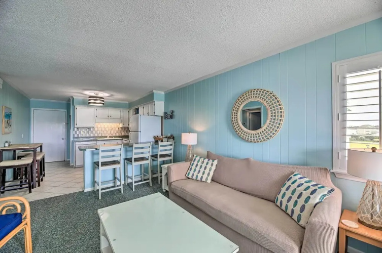 Beachfront Condo w/ Boardwalk & Pool Access!
