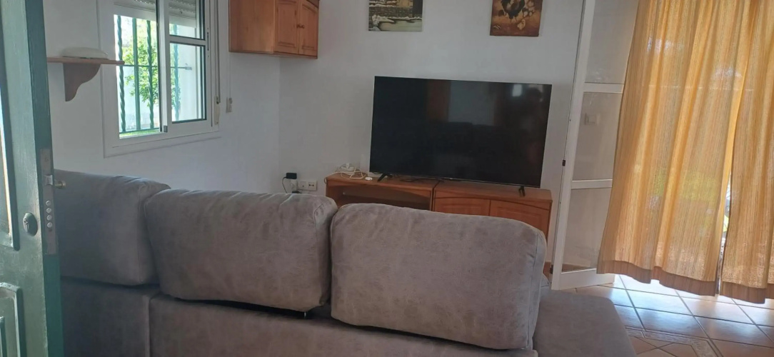 Casa con jardín privado cerca de la playa, para descansar y relajarse