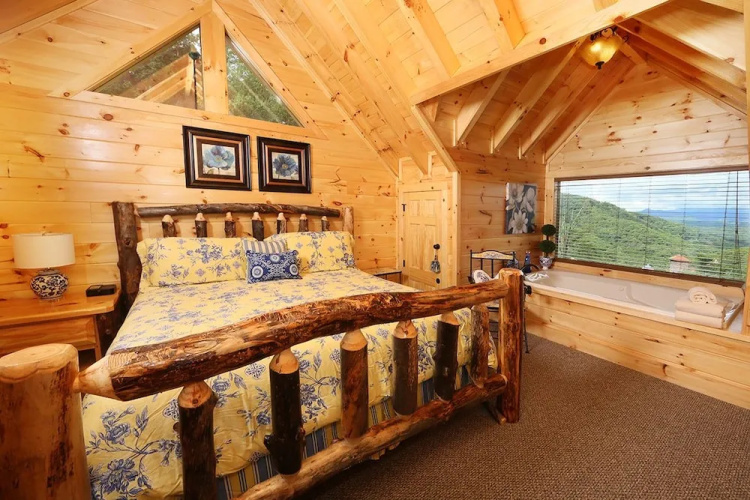 Picture Perfect 7 Br cabin by RedAwning
