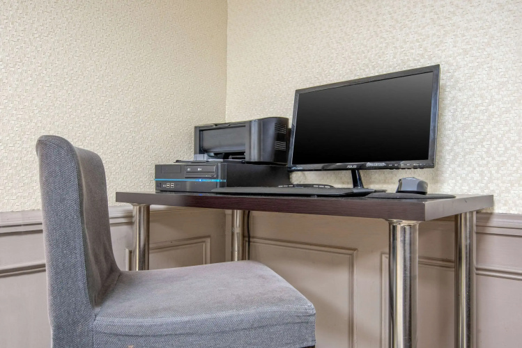 Quality Inn & Suites