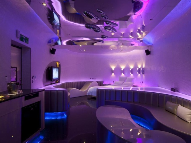 Premier room