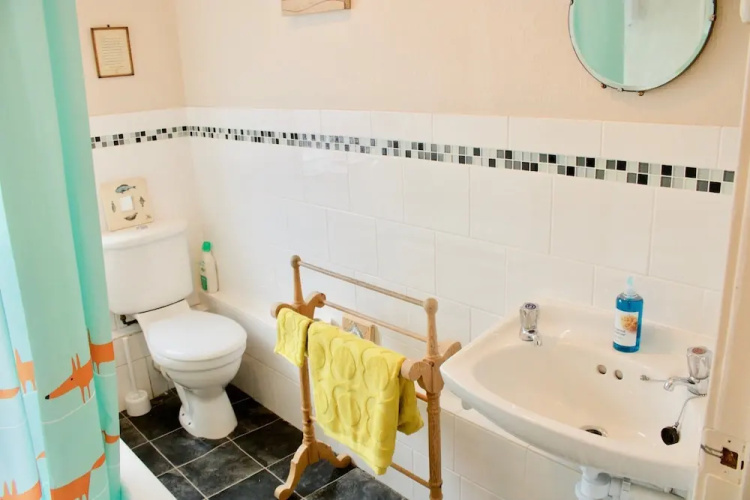 1 Bedroom Private Garden Flat