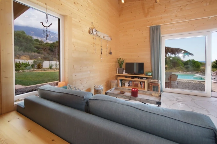 Villa with partial sea view