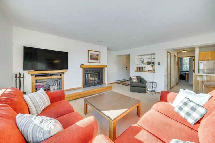 2 Bedrooms Apartment