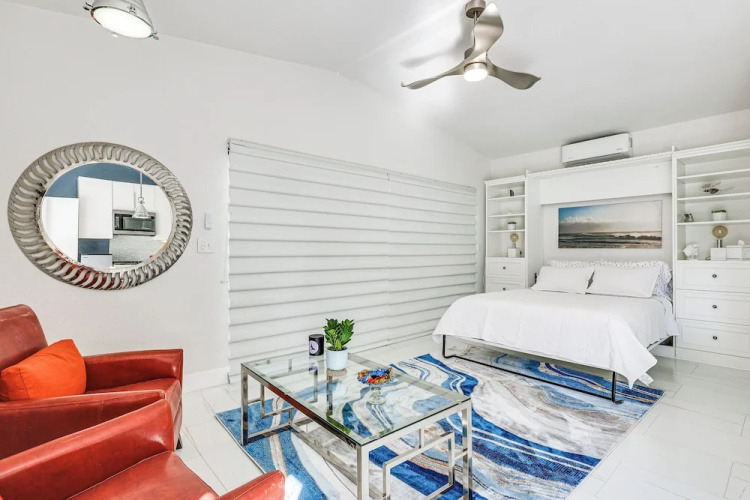 Golf, Shop & Hike: Sleek Rancho Mirage Studio