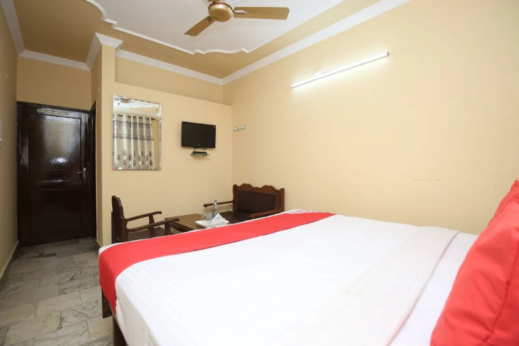 OYO 24535 Hotel Payas