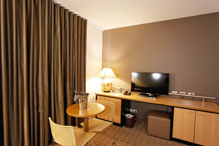 Golden Pebble Hotel