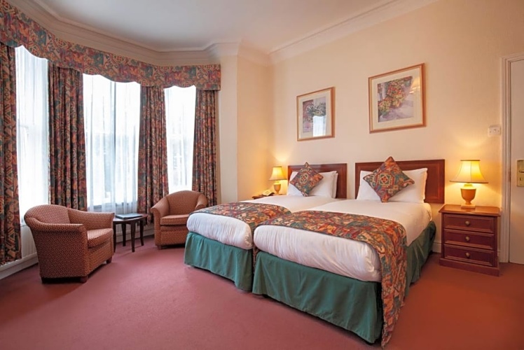 Standard Twin room with view