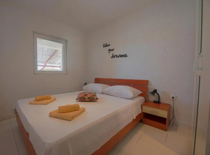 Apartment with sea view