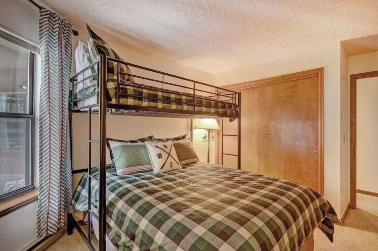 Tyra Summit A2F - 2 Br Condo