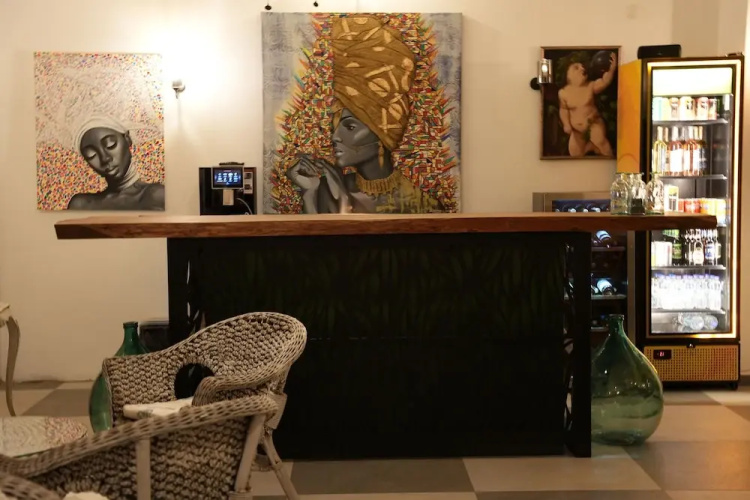 Bahama Art Hotel