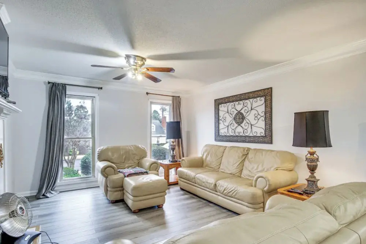 Spacious Augusta Home Near Golf, Shopping & More!