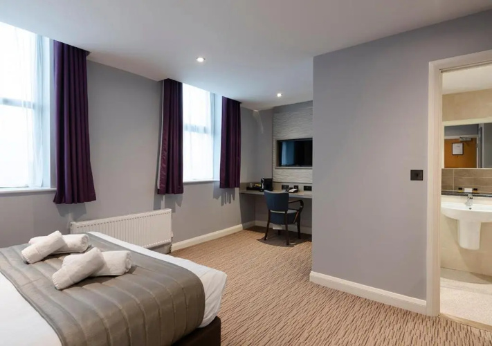 Surya Hogs Back Hotel and Spa