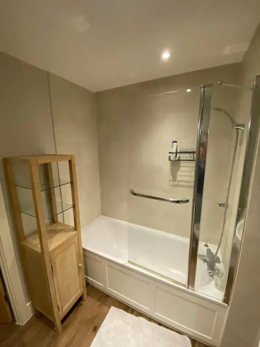 Inviting 2BD Flat W/private Balcony - Battersea!