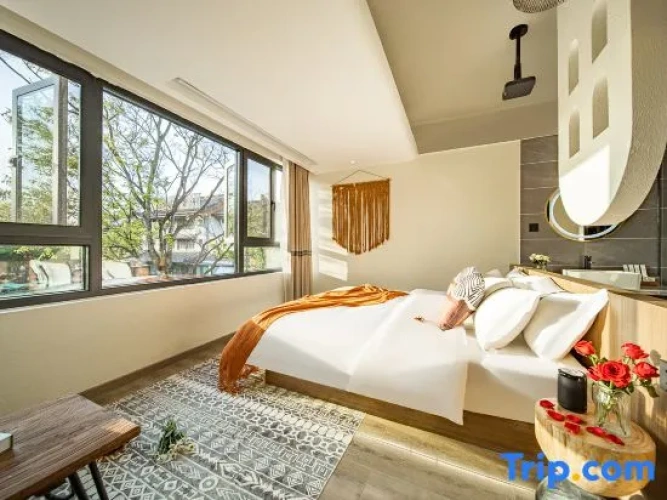 Standard Double room with lake view