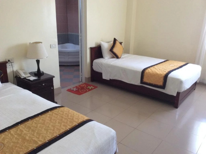 Square Hotel